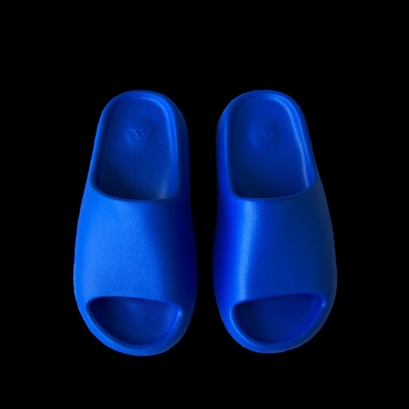 YEEZY SLIDES AZURE BRAND NEW 💙 - Picture 1 of 6